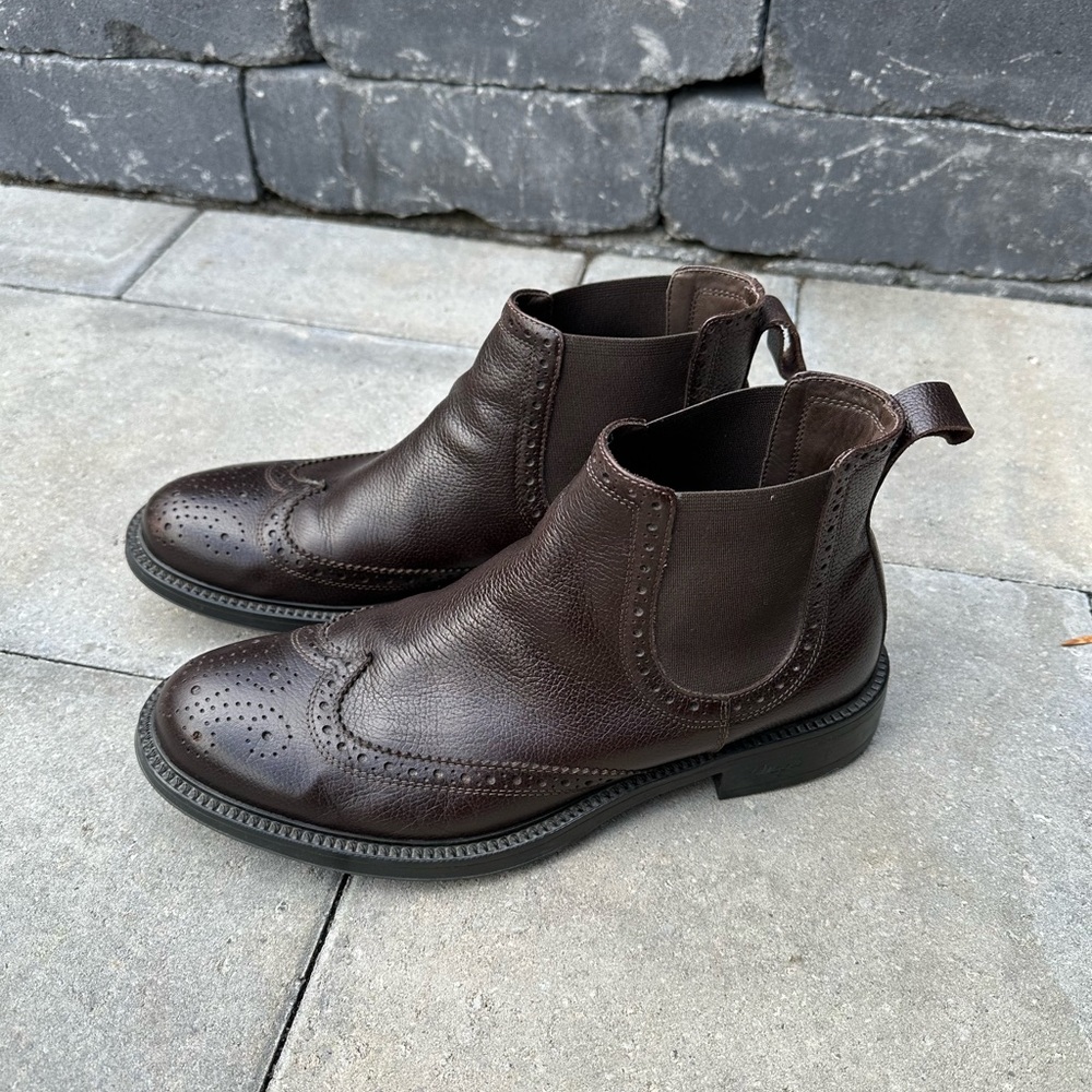 Bruno Magli Men’s Wingtip/Brogue Pull-On Boots in Dark Brown Size 8.5